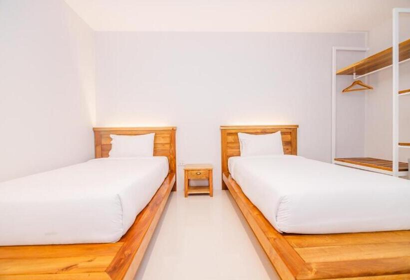 Отель Greenish Ranong