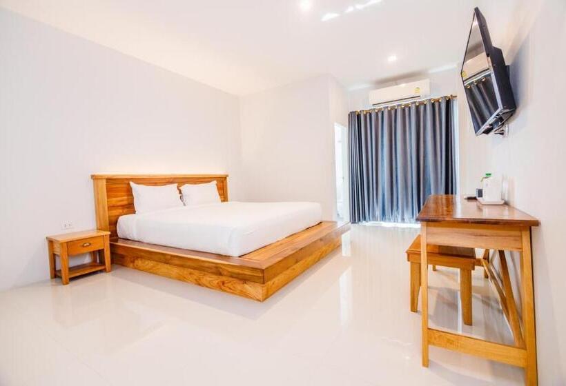 Отель Greenish Ranong