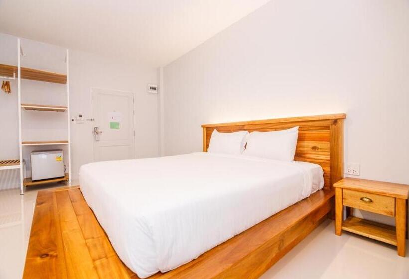 Отель Greenish Ranong