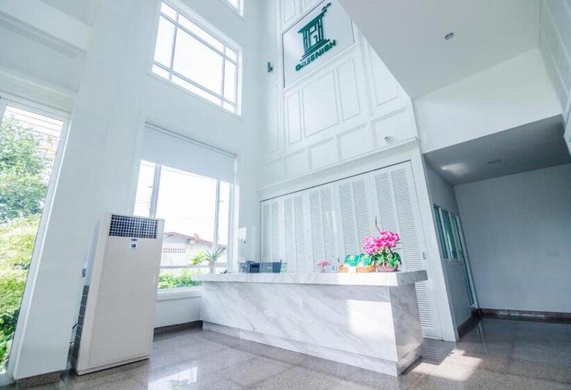 Отель Greenish Ranong