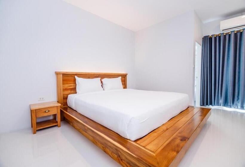 Отель Greenish Ranong