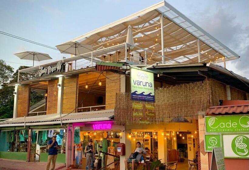 Отель Nahomi Divisamar By Lhr