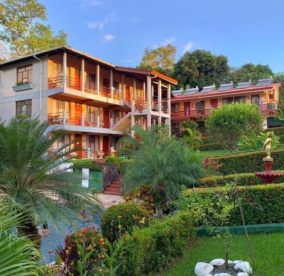 Отель Nahomi Divisamar By Lhr