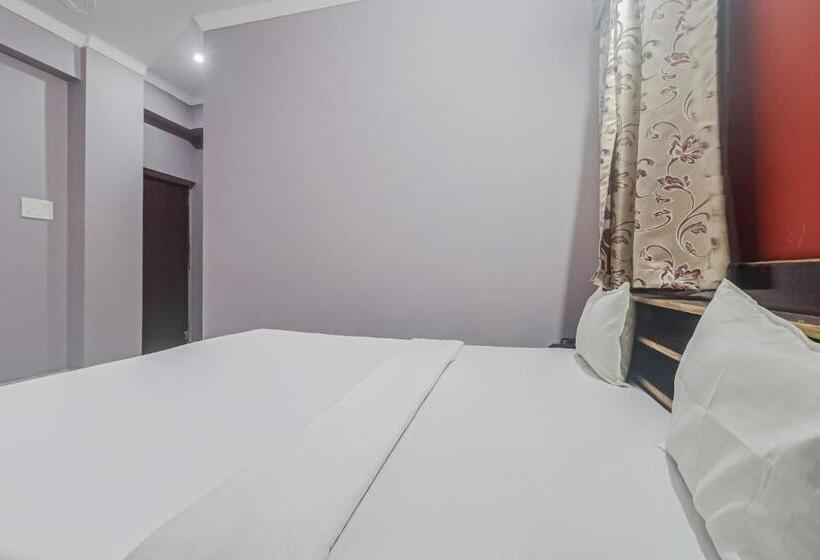 ホテル Oyo Flagship 83352  Kautilya Inn