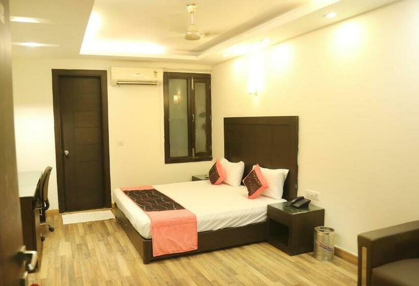 فندق Rajmahal Inn