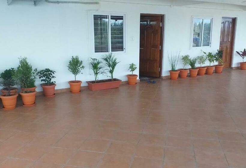 בית מלון כפרי The Nisarga Grand