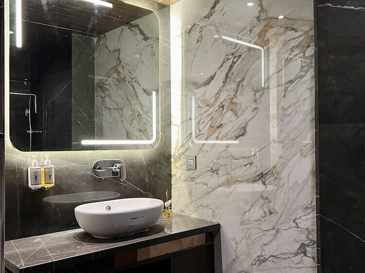 Отель The Prime Delhi