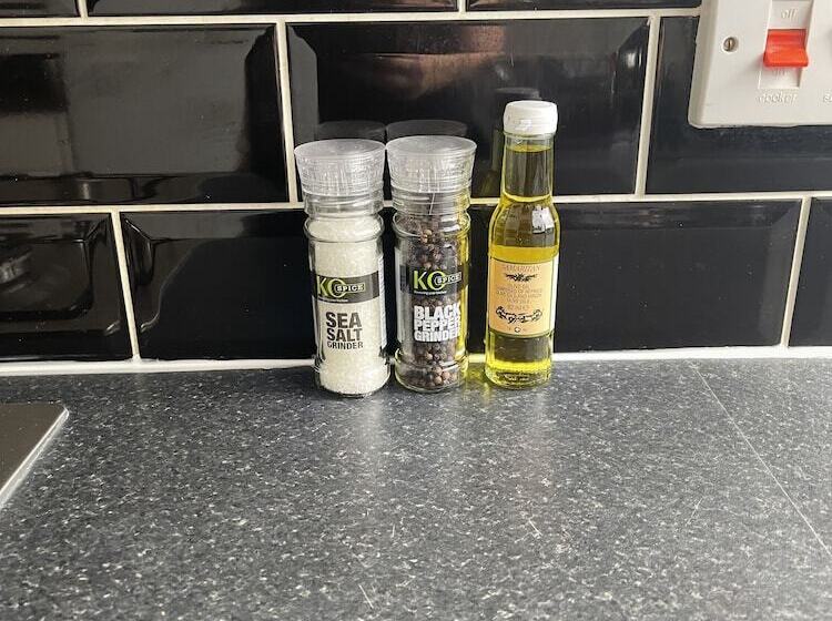 Impeccable 2 Bed Apartment In Eastbourne