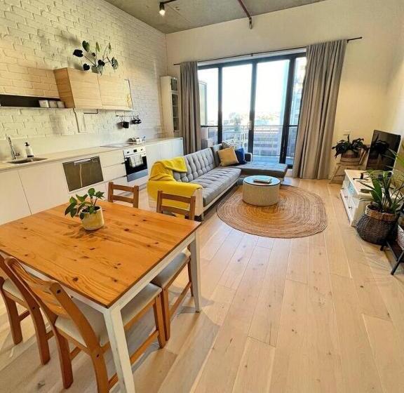 Industrial Yet Modern, 1bd 1bth Apt   Woden