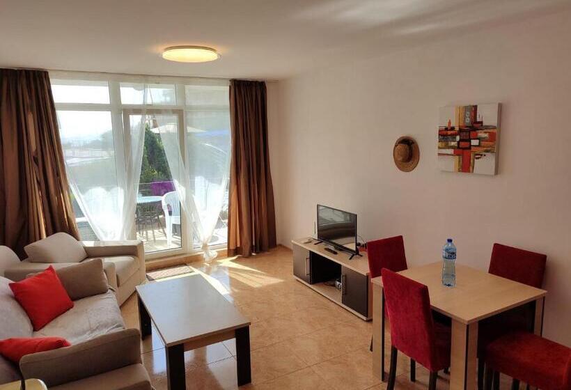 Midia Grand Resort, Terrassen Paradies Apartment