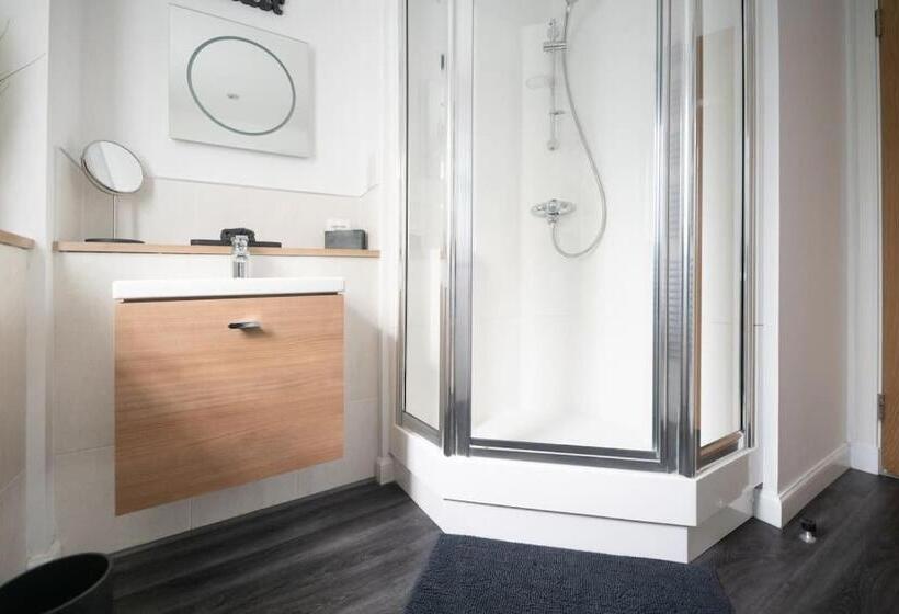 Modern Ground Floor Apartment In Tornagrain