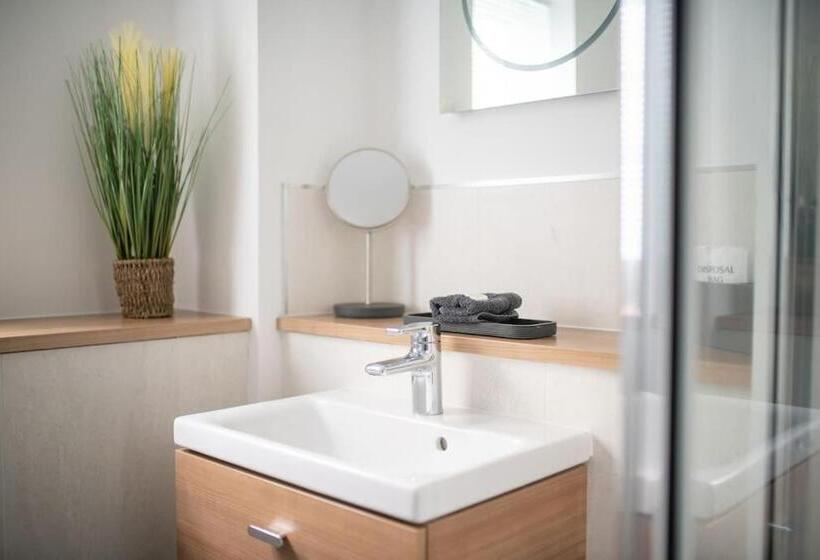 Modern Ground Floor Apartment In Tornagrain