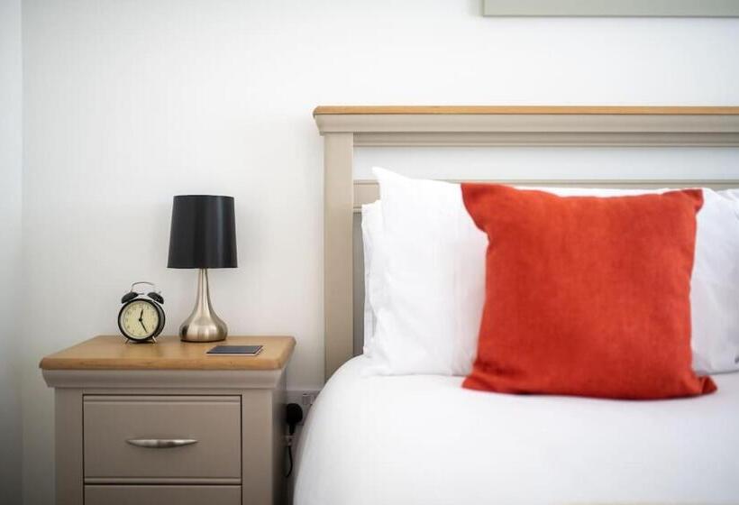 Modern Ground Floor Apartment In Tornagrain