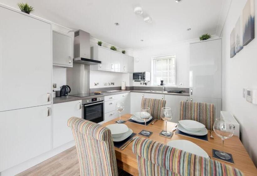 Modern Ground Floor Apartment In Tornagrain