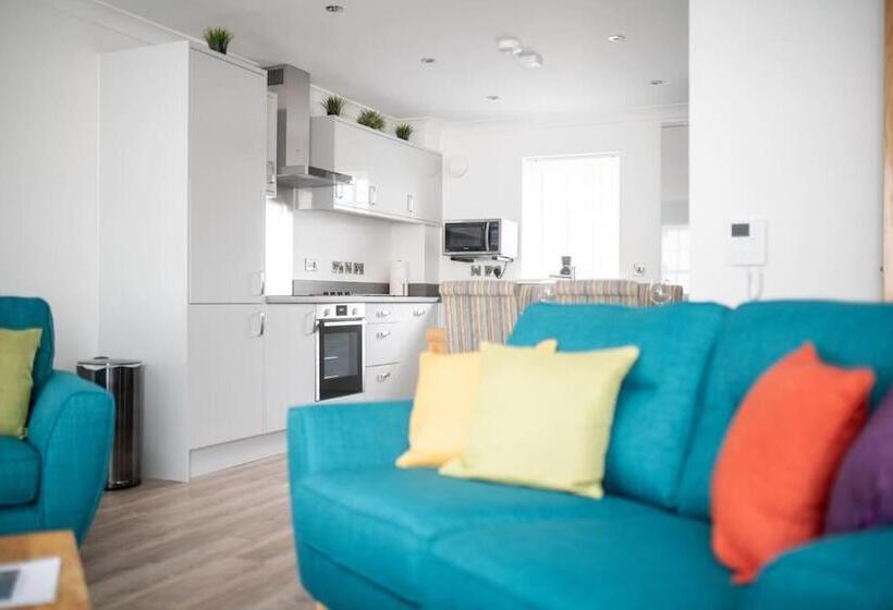 Modern Ground Floor Apartment In Tornagrain