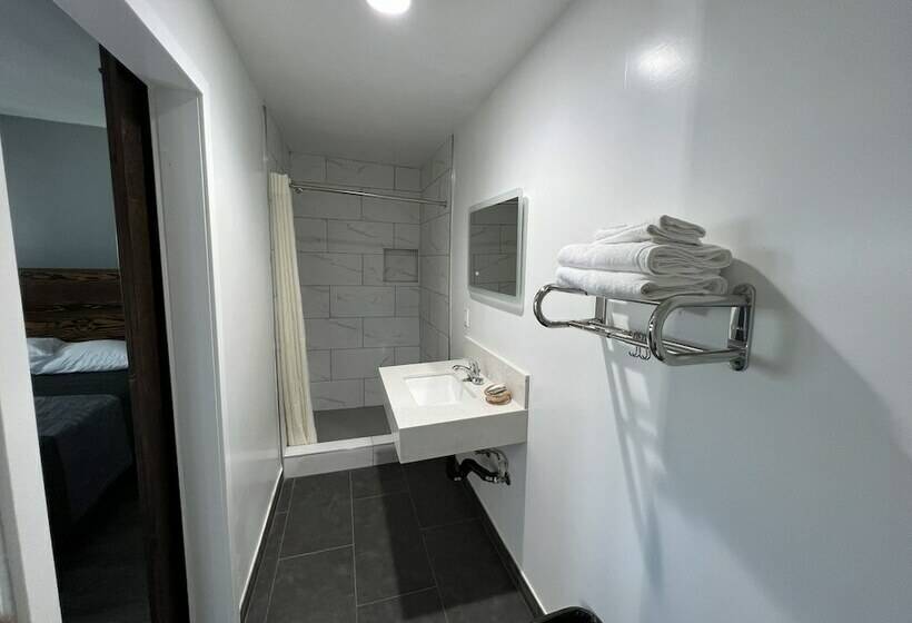 فندق على الطريق Erth Inn By Aga Bell Gardens