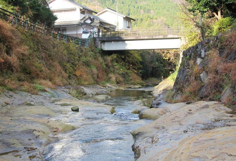 Pension (Hôtel basse catégorie) すさのわ