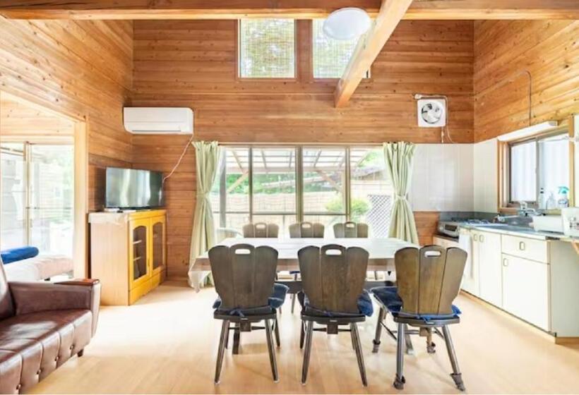 Pensió ウッドペッカー小径