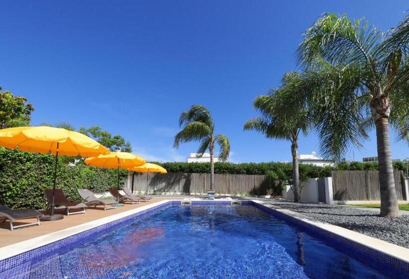 Perogil Suites Girassolelegant Room With Pool