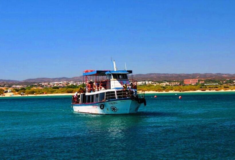 Perogil Suites Girassolelegant Room With Pool