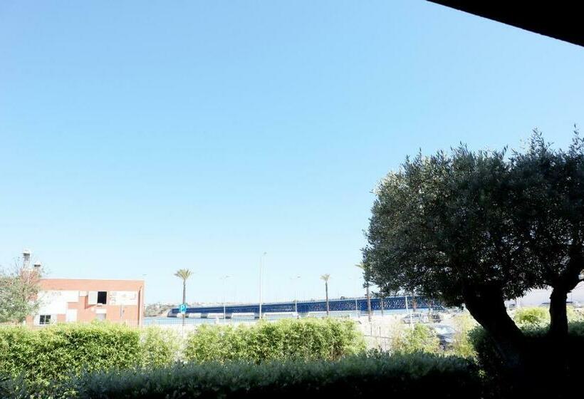 Rio Terrace By Algest