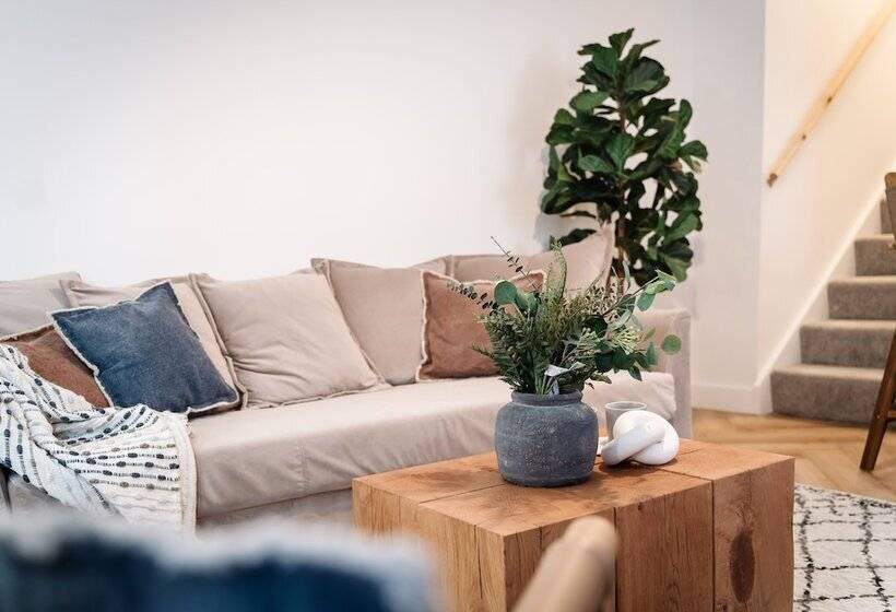 Royal House Luxury Apartments   Chester