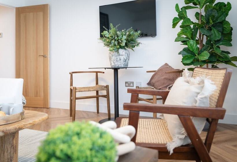 Royal House Luxury Apartments   Chester