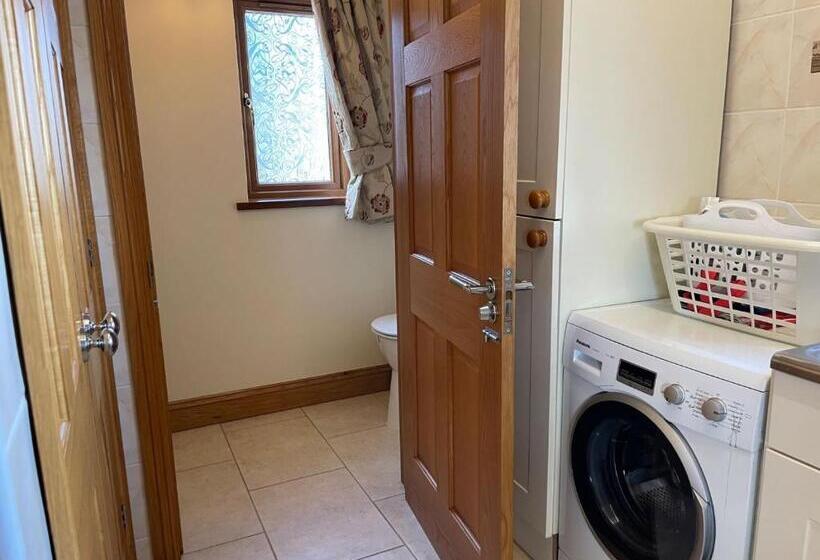 Sunny Bank Countryside Escape With Private Hot Tub And Countryside Views