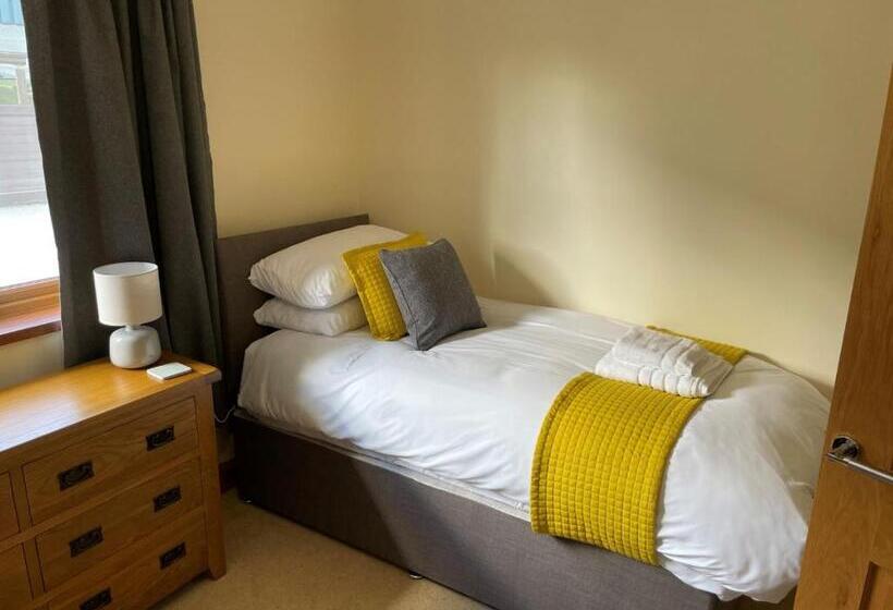 Sunny Bank  Countryside Escape With Private Hot Tub And Countryside Views