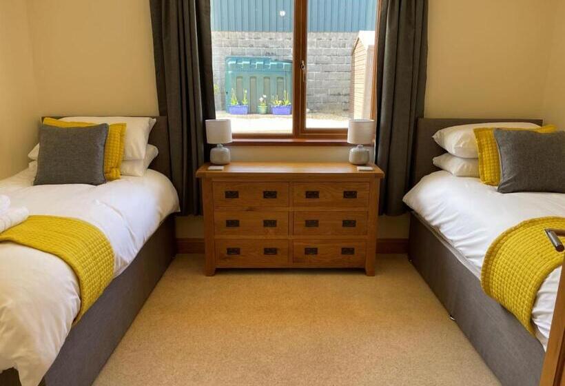 Sunny Bank  Countryside Escape With Private Hot Tub And Countryside Views