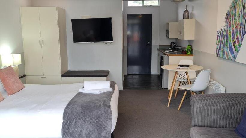 The Wharf Seaview Apartments By Avi