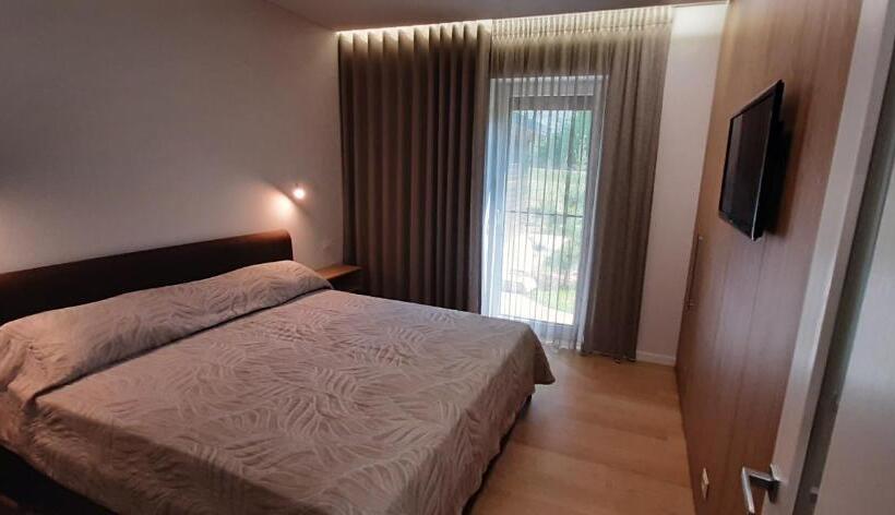 Vila Galadusis Prie Ežero