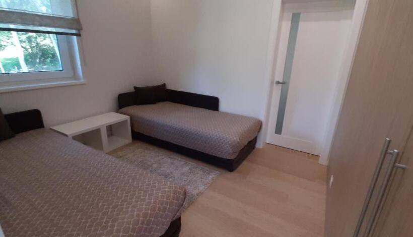 Vila Galadusis Prie Ežero