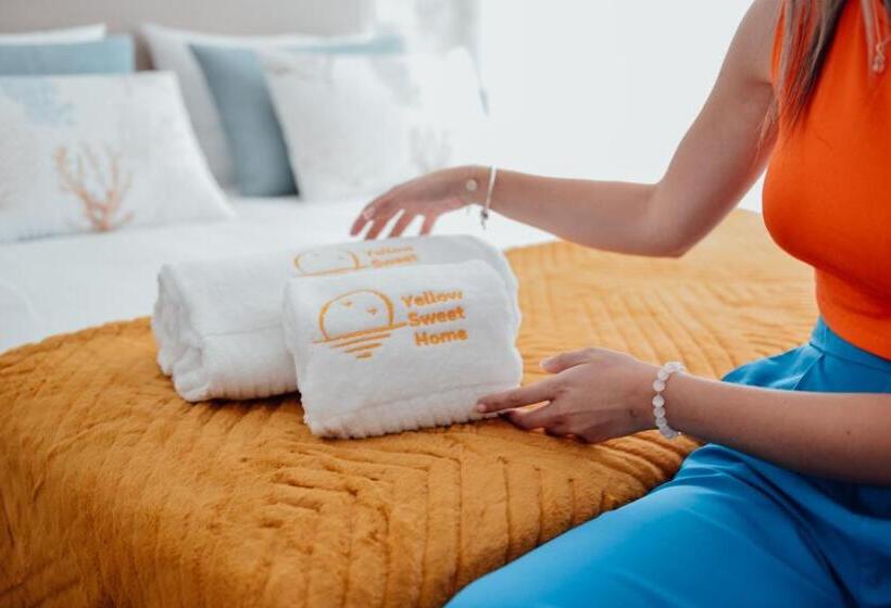 Yellow Sweet Home   Maria E Beatriz