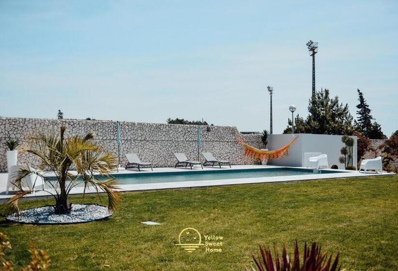 Yellow Sweet Home   Maria E Beatriz