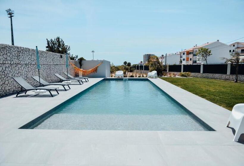 Yellow Sweet Home   Maria E Beatriz