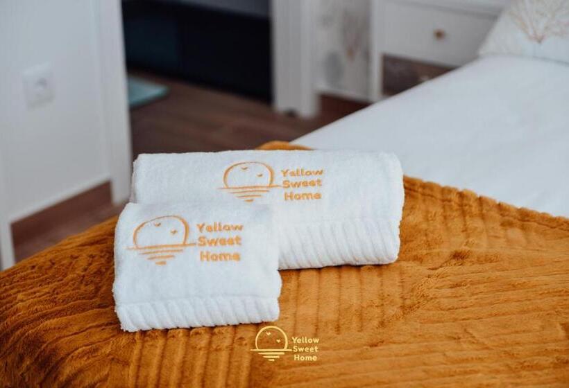 Yellow Sweet Home   Maria E Beatriz