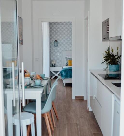 Yellow Sweet Home   Maria E Beatriz