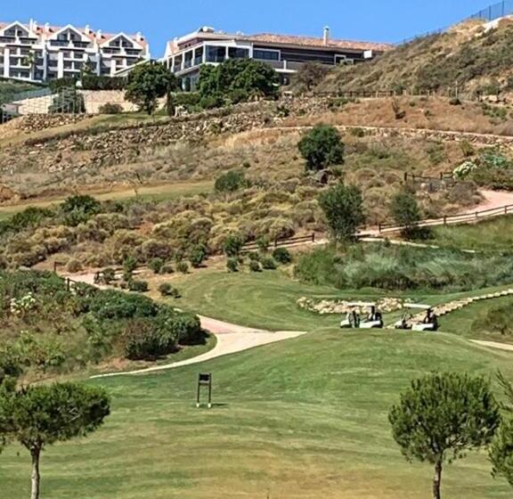 100   Casa Cala Nova, Luxury 2 Bed Mijas Golf Apt