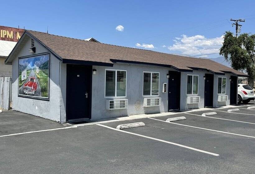 הוסטל Fontana Inn