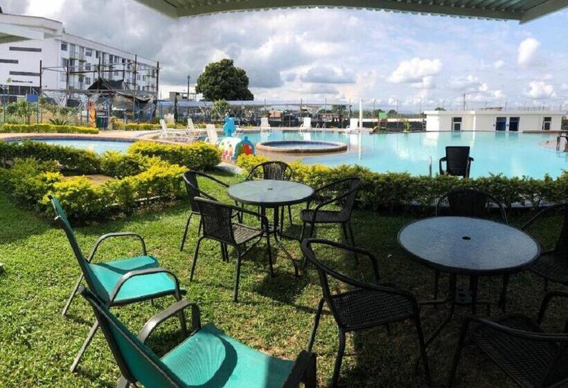 Apartahotel En El Eje Cafetero Cerca Al Parque Del Café