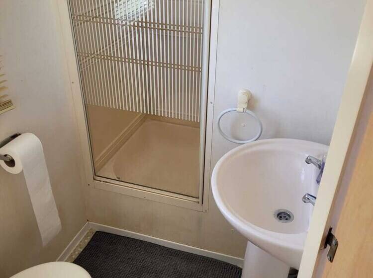 Beautiful 2 Bed Wigwam In Ingoldmells