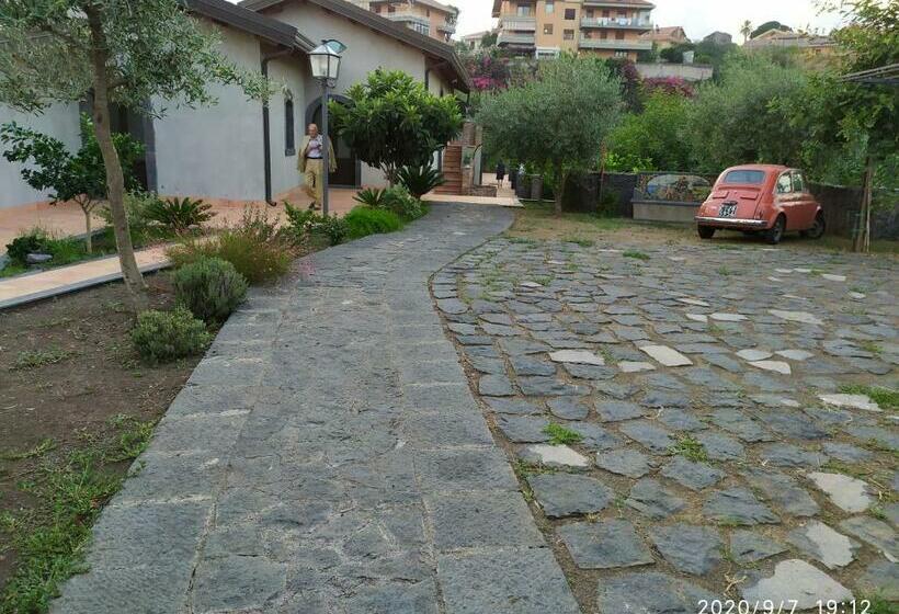 تختخواب و صبحانه Il Giardino Di Galatea