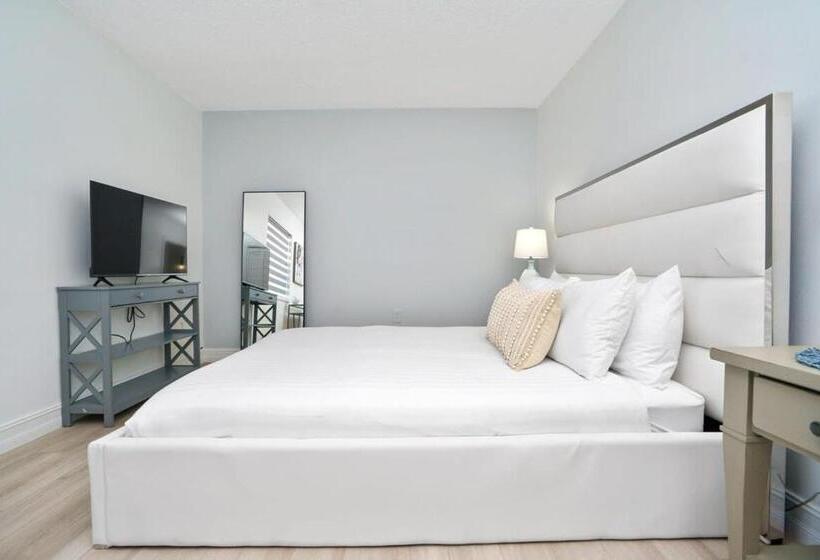 Blue Door Duplex Renovated Parking And Designed