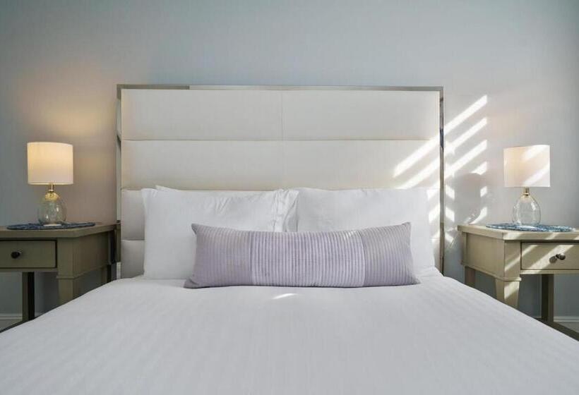 Blue Door Duplex Renovated Parking And Designed