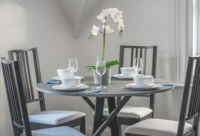 Coast View Luxury Apartment