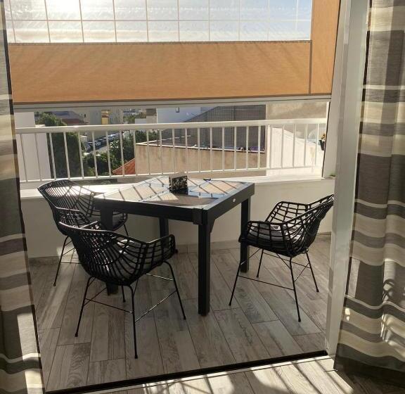 Cozy Apartment In Los Cristianos