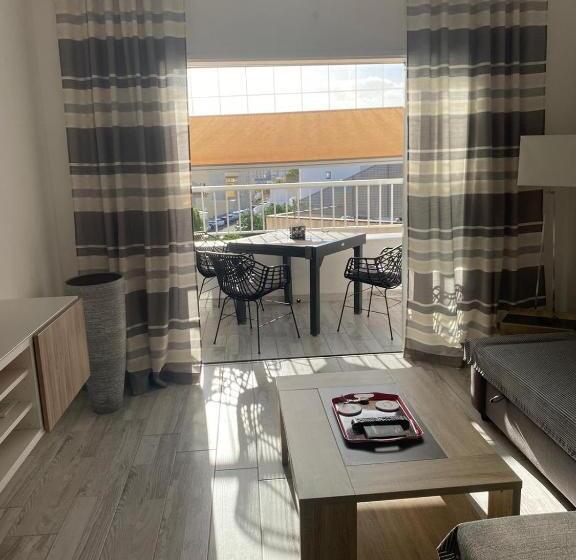 Cozy Apartment In Los Cristianos