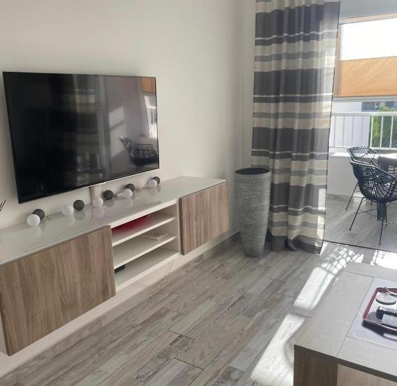 Cozy Apartment In Los Cristianos