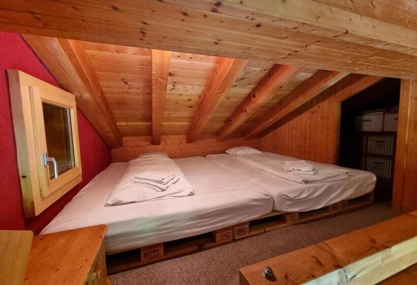 Cute Attic Apartment In The Heart Of The Mountains